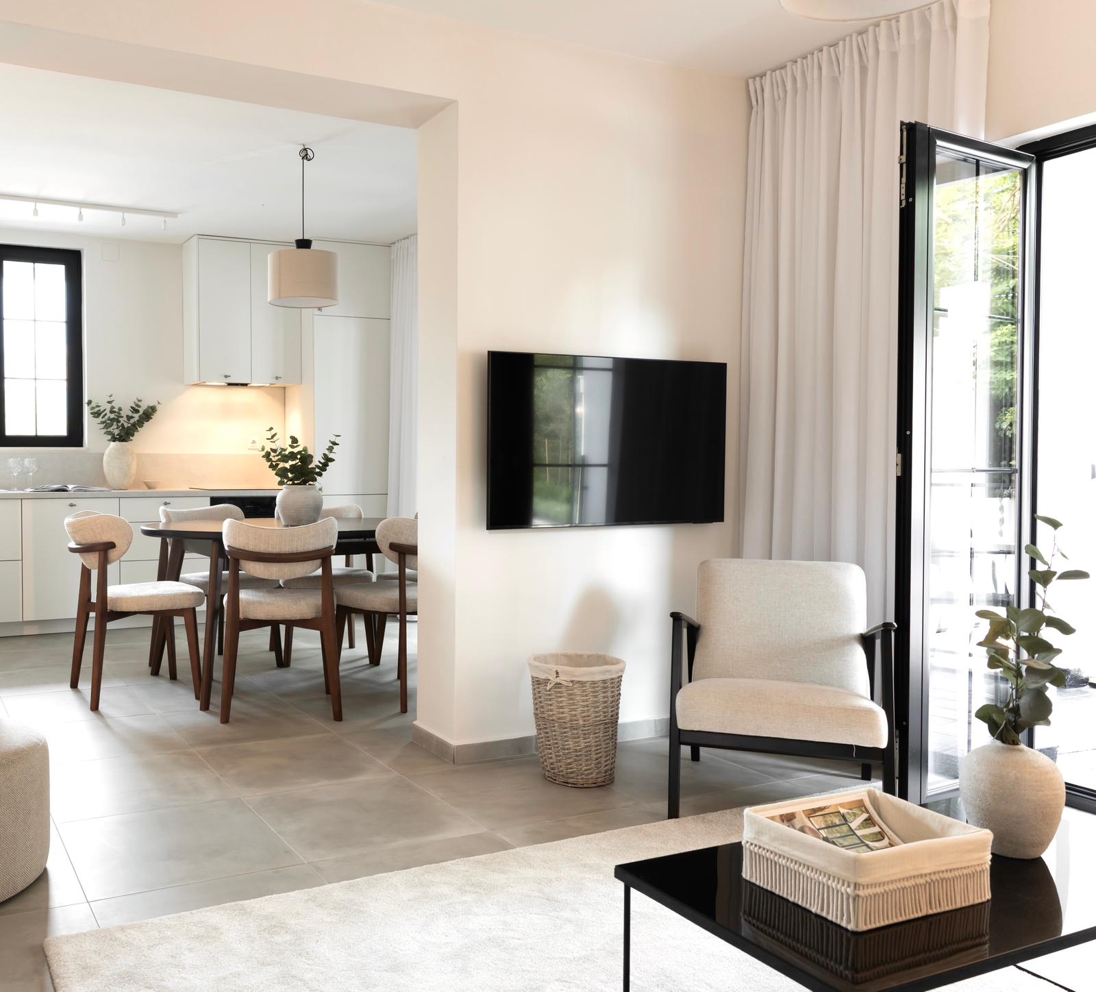 Image of Villa - 8 Bedrooms - 4 Bathrooms for Sale in Tivat-Montenegro, Image 1